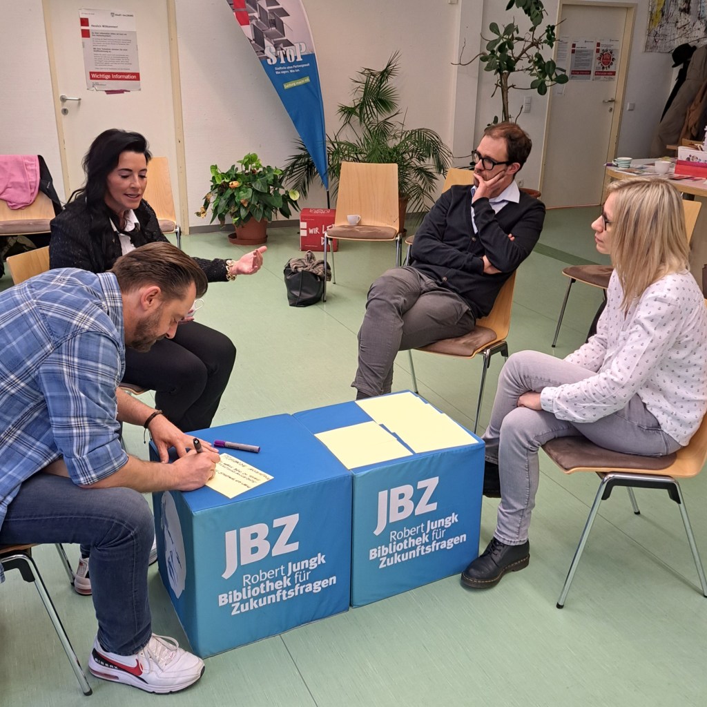 Carmen Bayer, Hans Holzinger: Zukunftssichere Pflege für die Stadt Salzburg – Eine Zukunftswerkstatt der Robert-Jungk-Bibliothek